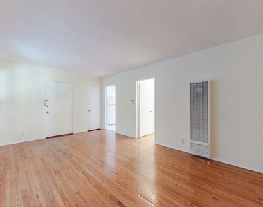 11284 Montana Avenue - Photo Thumbnail 3
