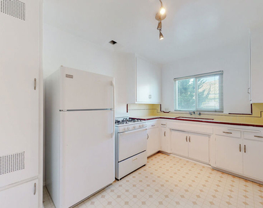 11284 Montana Avenue - Photo Thumbnail 4