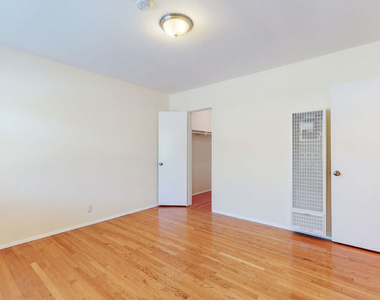 11284 Montana Avenue - Photo Thumbnail 7