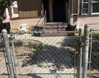 1201 E 20th Street - Photo Thumbnail 9