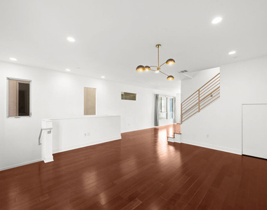 5907 Saturn Street - Photo Thumbnail 5