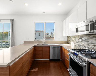 5907 Saturn Street - Photo Thumbnail 11