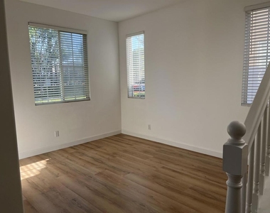 229 Kensington Park - Photo Thumbnail 23