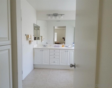 229 Kensington Park - Photo Thumbnail 9