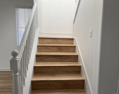 229 Kensington Park - Photo Thumbnail 17