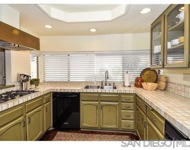 3805 Violet Glen - Photo Thumbnail 6