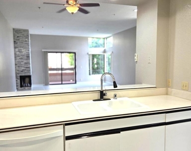 2601 S Broadmoor Drive - Photo Thumbnail 7