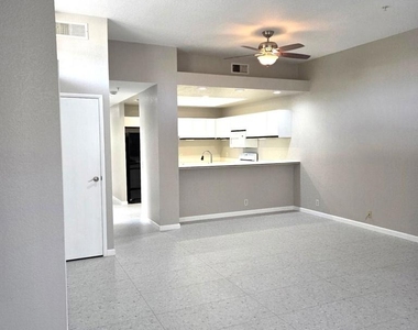 2601 S Broadmoor Drive - Photo Thumbnail 1