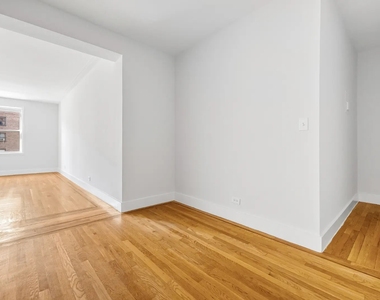1BR in Chelsea - Photo Thumbnail 5