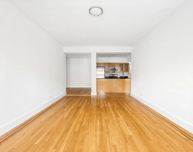 1BR in Chelsea - Photo Thumbnail 3
