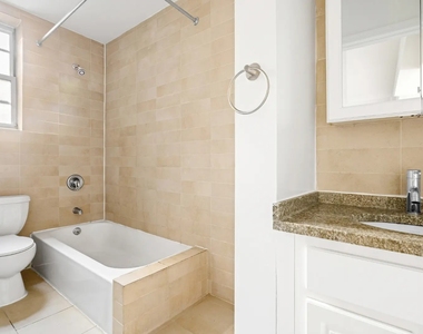 1BR in Chelsea - Photo Thumbnail 8