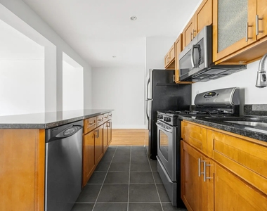 1BR in Chelsea - Photo Thumbnail 4