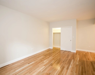 Studio in Chelsea - Photo Thumbnail 1