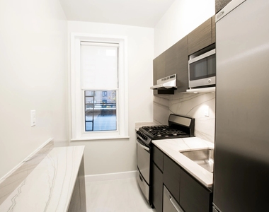 Studio in Chelsea - Photo Thumbnail 2