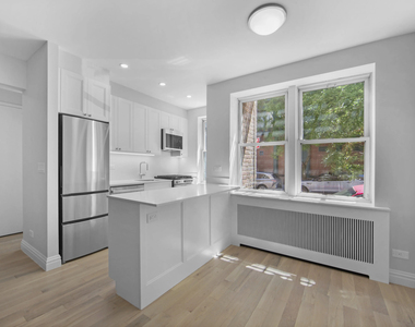 Studio in West Village - Photo Thumbnail 2