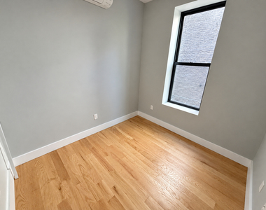 565 St Johns Place - Photo Thumbnail 7