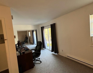 17 White Gate Road - Photo Thumbnail 2
