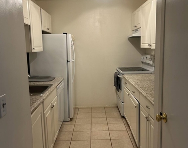17 White Gate Road - Photo Thumbnail 5