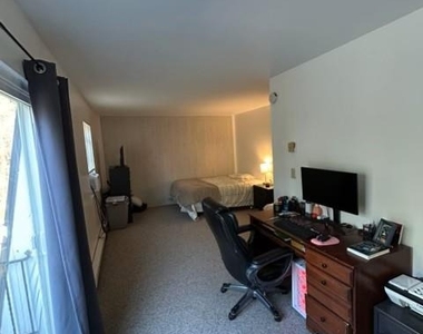 17 White Gate Road - Photo Thumbnail 7