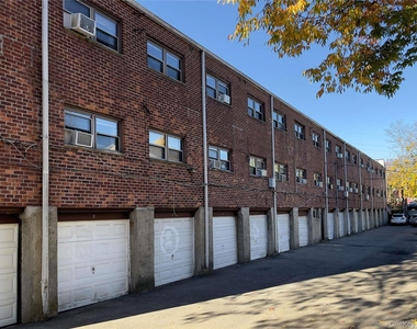 134 Covert Avenue - Photo Thumbnail 7