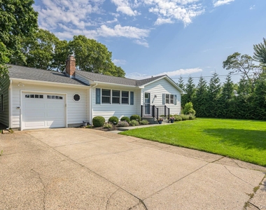 35 Maryland Boulevard - Photo Thumbnail 2