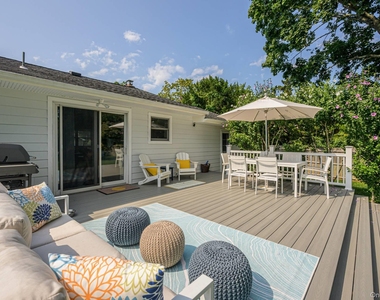 35 Maryland Boulevard - Photo Thumbnail 1