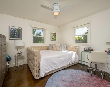 35 Maryland Boulevard - Photo Thumbnail 10