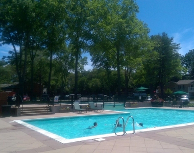 40 Country Club Drive - Photo Thumbnail 1