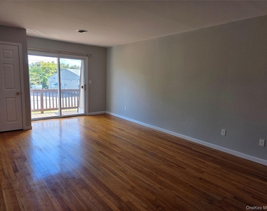 14 Pavilion Road - Photo Thumbnail 4