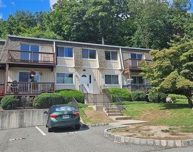 14 Pavilion Road - Photo Thumbnail 3