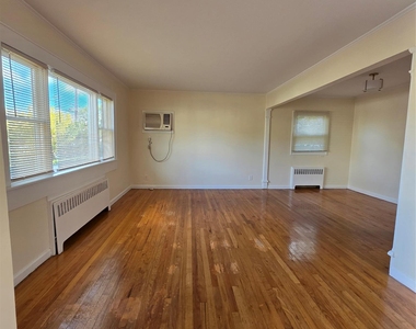 203 Main Street - Photo Thumbnail 2