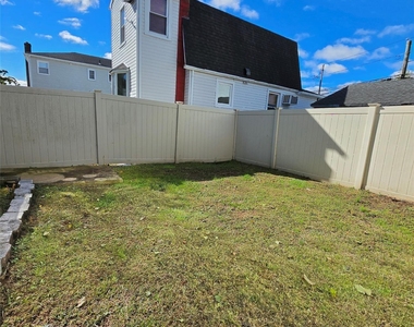 203 Main Street - Photo Thumbnail 12