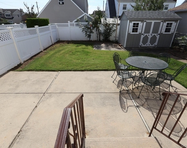 492 4th Street - Photo Thumbnail 9