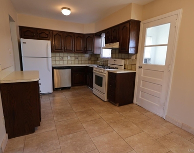 492 4th Street - Photo Thumbnail 6