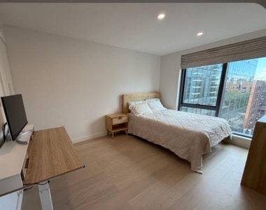 14449 Northern Boulevard - Photo Thumbnail 2