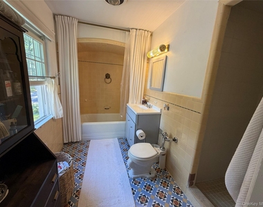329 Grandview Boulevard - Photo Thumbnail 16