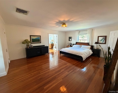 329 Grandview Boulevard - Photo Thumbnail 14