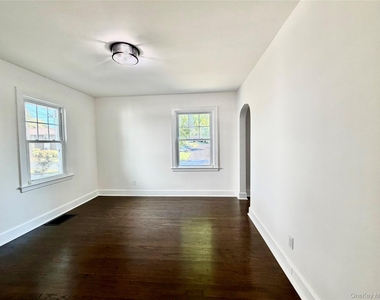 63 Fairview Avenue - Photo Thumbnail 13