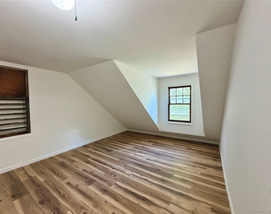 63 Fairview Avenue - Photo Thumbnail 25