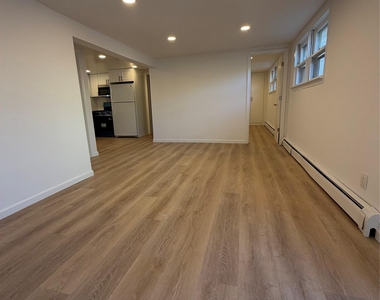 23 Mansion Ave - Photo Thumbnail 15