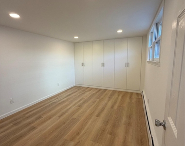 23 Mansion Ave - Photo Thumbnail 12