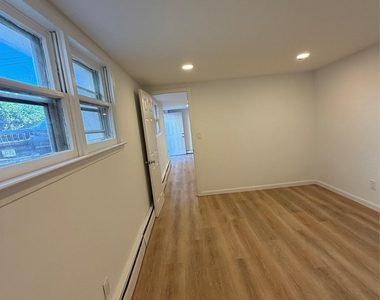 23 Mansion Ave - Photo Thumbnail 13