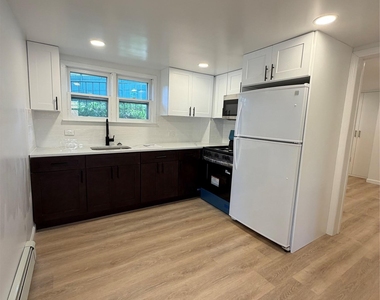 23 Mansion Ave - Photo Thumbnail 4