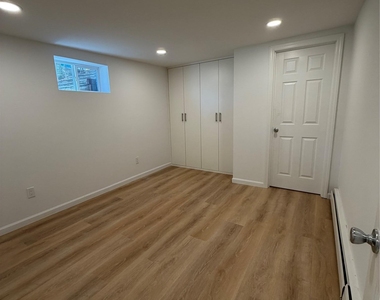 23 Mansion Ave - Photo Thumbnail 2