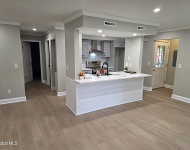 123 Victory Way - Photo Thumbnail 1