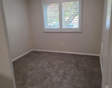 123 Victory Way - Photo Thumbnail 11