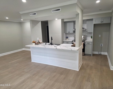 123 Victory Way - Photo Thumbnail 2