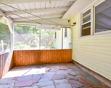 13 Southgate Road - Photo Thumbnail 4