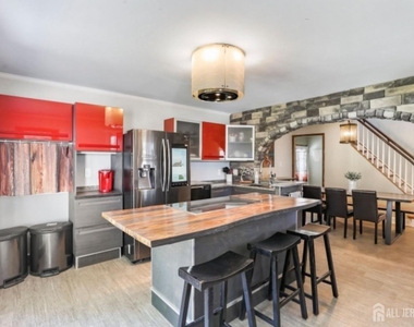 140 Coolidge Avenue - Photo Thumbnail 13
