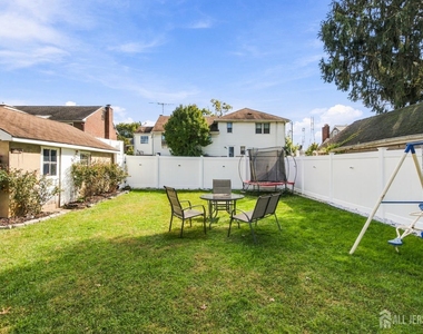 74 Elmwood Avenue - Photo Thumbnail 27